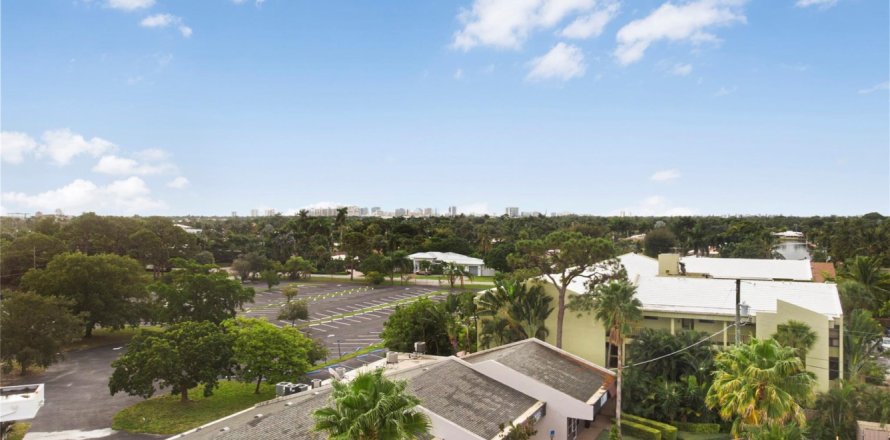 Commercial property in Wilton Manors, Florida № 1217239