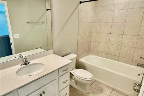 Townhouse in Brandon, Florida 3 bedrooms, 172.8 sq.m. № 2427631 - photo 23
