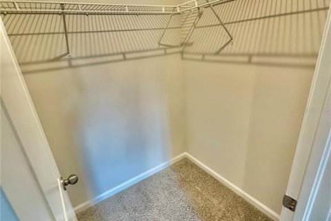 Townhouse in Brandon, Florida 3 bedrooms, 172.8 sq.m. № 2427631 - photo 29