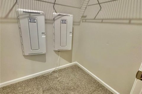 Townhouse in Brandon, Florida 3 bedrooms, 172.8 sq.m. № 2427631 - photo 20