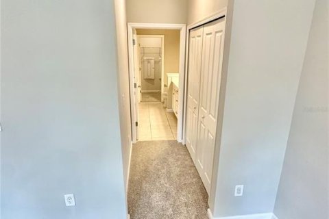 Townhouse in Brandon, Florida 3 bedrooms, 172.8 sq.m. № 2427631 - photo 15