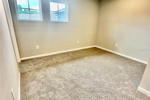 Townhouse in Brandon, Florida 3 bedrooms, 172.8 sq.m. № 2427631 - photo 25