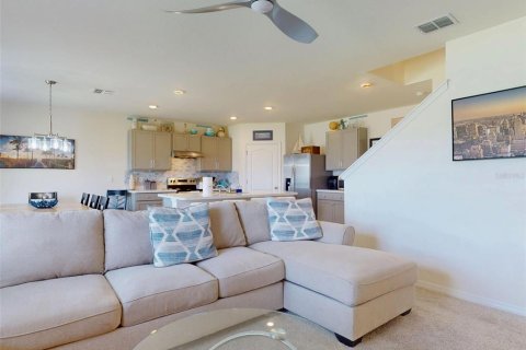 House in New Smyrna Beach, Florida 5 bedrooms, 248.42 sq.m. № 1688456 - photo 18