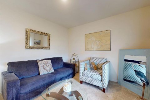 House in New Smyrna Beach, Florida 5 bedrooms, 248.42 sq.m. № 1688456 - photo 6