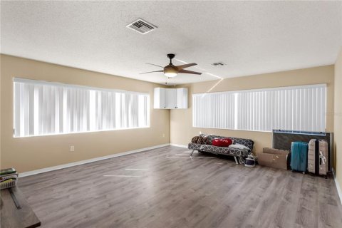 Casa en venta en Tampa, Florida, 3 dormitorios, 232.26 m2 № 2150926 - foto 13