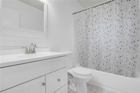 Villa ou maison à vendre à Pembroke Pines, Floride: 3 chambres, 137.5 m2 № 1896106 - photo 24