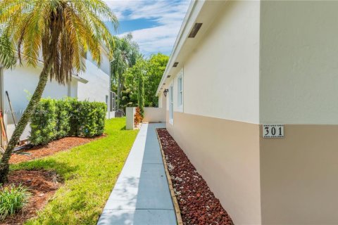Villa ou maison à vendre à Pembroke Pines, Floride: 3 chambres, 137.5 m2 № 1896106 - photo 28