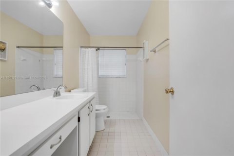Villa ou maison à vendre à Pembroke Pines, Floride: 3 chambres, 137.5 m2 № 1896106 - photo 25