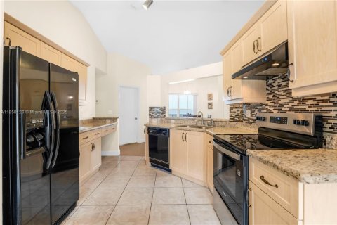 Villa ou maison à vendre à Pembroke Pines, Floride: 3 chambres, 137.5 m2 № 1896106 - photo 14