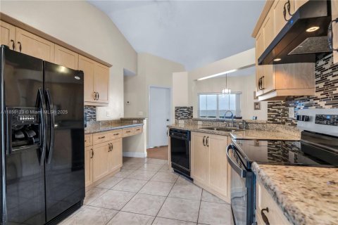 Villa ou maison à vendre à Pembroke Pines, Floride: 3 chambres, 137.5 m2 № 1896106 - photo 16