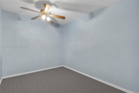 Villa ou maison à vendre à Pembroke Pines, Floride: 3 chambres, 137.5 m2 № 1896106 - photo 23