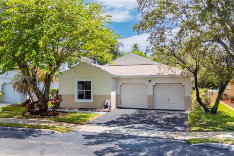 Villa ou maison à vendre à Pembroke Pines, Floride: 3 chambres, 137.5 m2 № 1896106 - photo 5