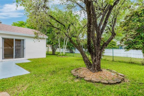 Villa ou maison à vendre à Pembroke Pines, Floride: 3 chambres, 137.5 m2 № 1896106 - photo 6