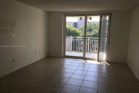 Condo in Hialeah, Florida, 1 bedroom  № 2023073 - photo 7