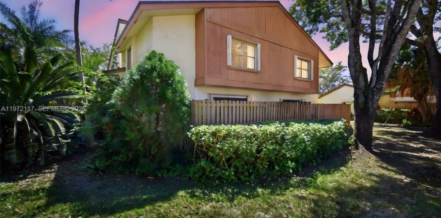 Touwnhouse à Miami, Floride 3 chambres, 130.06 m2 № 2032744