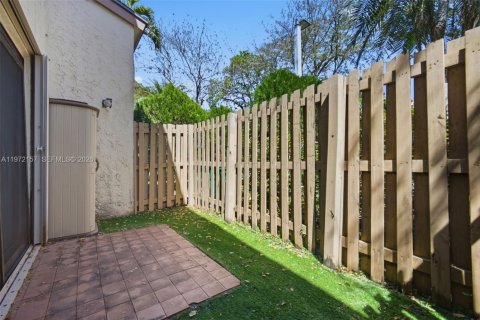 Touwnhouse à vendre à Miami, Floride: 3 chambres, 130.06 m2 № 2032744 - photo 22