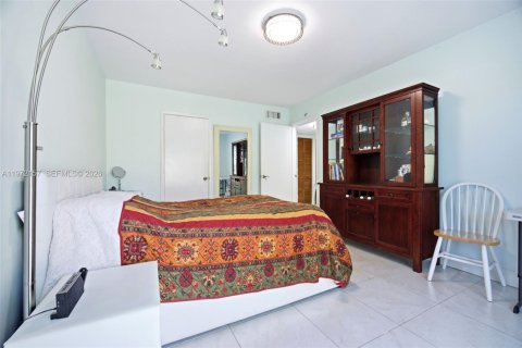 Touwnhouse à vendre à Miami, Floride: 3 chambres, 130.06 m2 № 2032744 - photo 18