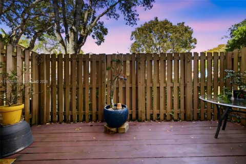 Touwnhouse à vendre à Miami, Floride: 3 chambres, 130.06 m2 № 2032744 - photo 14