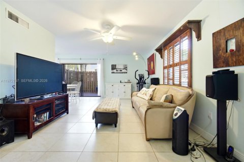 Touwnhouse à vendre à Miami, Floride: 3 chambres, 130.06 m2 № 2032744 - photo 5