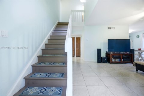 Touwnhouse à vendre à Miami, Floride: 3 chambres, 130.06 m2 № 2032744 - photo 24