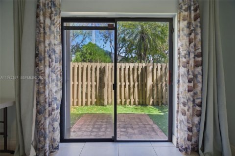 Touwnhouse à vendre à Miami, Floride: 3 chambres, 130.06 m2 № 2032744 - photo 20