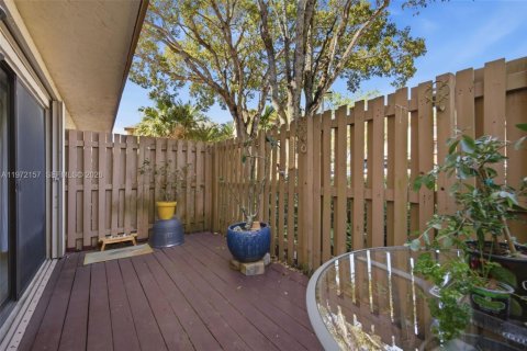 Touwnhouse à vendre à Miami, Floride: 3 chambres, 130.06 m2 № 2032744 - photo 16