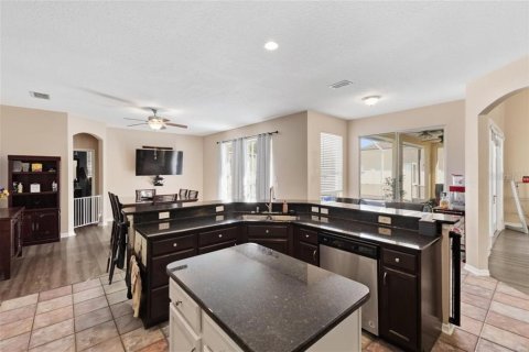 Casa en venta en Orlando, Florida, 4 dormitorios, 209.22 m2 № 2221187 - foto 13