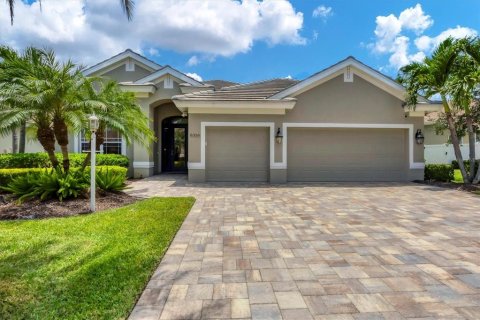 House in Lakewood Ranch, Florida 4 bedrooms, 243.13 sq.m. № 1881309 - photo 1