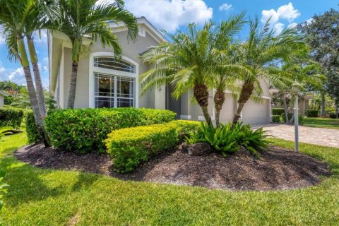 House in Lakewood Ranch, Florida 4 bedrooms, 243.13 sq.m. № 1881309 - photo 3