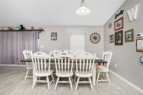 House in Cape Coral, Florida 3 bedrooms, 136.85 sq.m. № 1778098 - photo 9