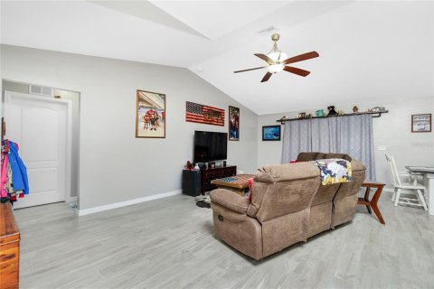 House in Cape Coral, Florida 3 bedrooms, 136.85 sq.m. № 1778098 - photo 4