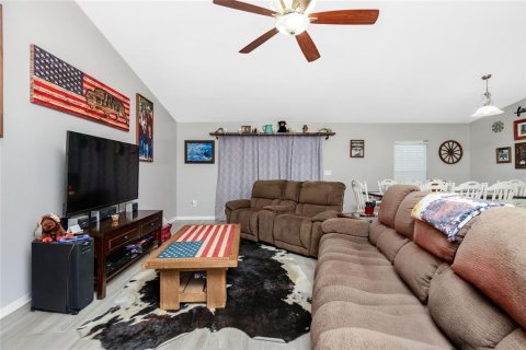 House in Cape Coral, Florida 3 bedrooms, 136.85 sq.m. № 1778098 - photo 5