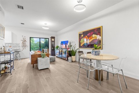 Купить таунхаус в Майами, Флорида 3 спальни, 128.02м2, № 1975396 - фото 4