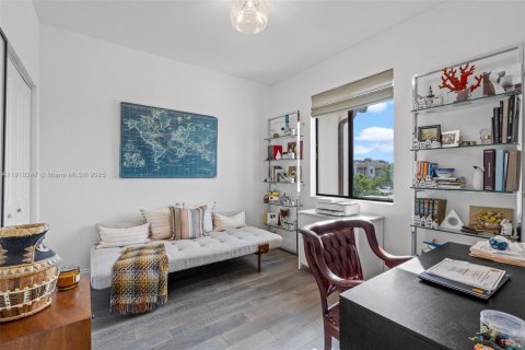 Купить таунхаус в Майами, Флорида 3 спальни, 128.02м2, № 1975396 - фото 26