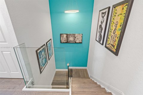 Купить таунхаус в Майами, Флорида 3 спальни, 128.02м2, № 1975396 - фото 18