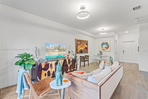 Купить таунхаус в Майами, Флорида 3 спальни, 128.02м2, № 1975396 - фото 9