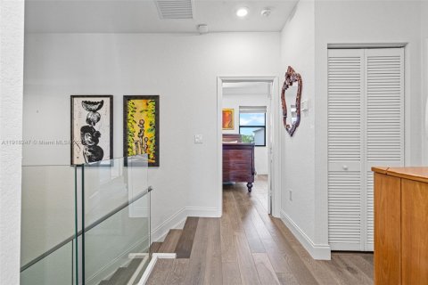 Купить таунхаус в Майами, Флорида 3 спальни, 128.02м2, № 1975396 - фото 20