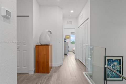 Купить таунхаус в Майами, Флорида 3 спальни, 128.02м2, № 1975396 - фото 19