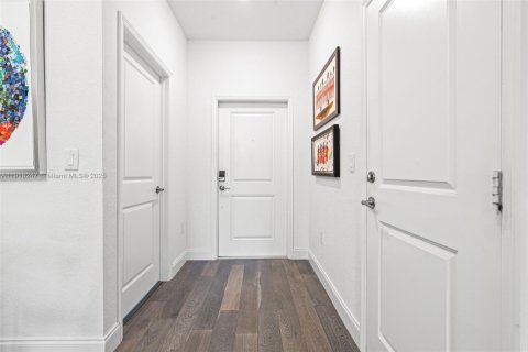 Купить таунхаус в Майами, Флорида 3 спальни, 128.02м2, № 1975396 - фото 3