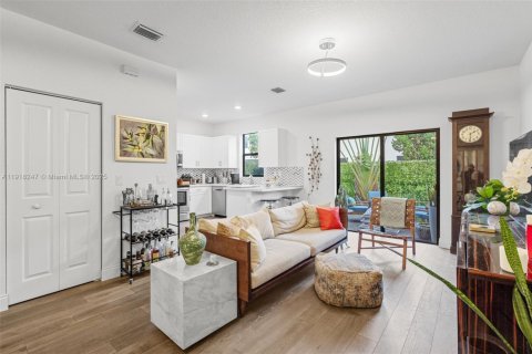 Купить таунхаус в Майами, Флорида 3 спальни, 128.02м2, № 1975396 - фото 7