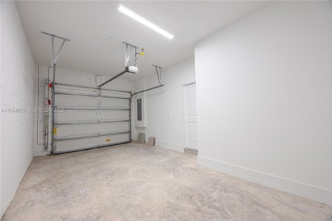 Снять в аренду таунхаус в Лейк-Уорт, Флорида 3 спальни, 146.69м2, № 2020776 - фото 18