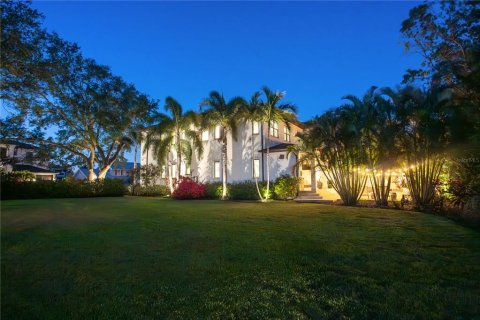 Villa ou maison à louer à Tampa, Floride: 5 chambres, 478.82 m2 № 1829357 - photo 4
