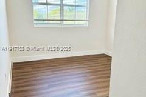 Copropriété à louer à Doral, Floride: 2 chambres, 104.33 m2 № 1973167 - photo 4