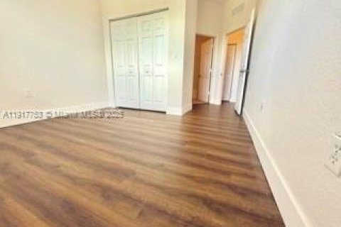 Copropriété à louer à Doral, Floride: 2 chambres, 104.33 m2 № 1973167 - photo 5