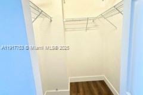 Copropriété à louer à Doral, Floride: 2 chambres, 104.33 m2 № 1973167 - photo 9