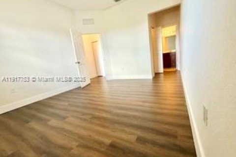 Copropriété à louer à Doral, Floride: 2 chambres, 104.33 m2 № 1973167 - photo 7