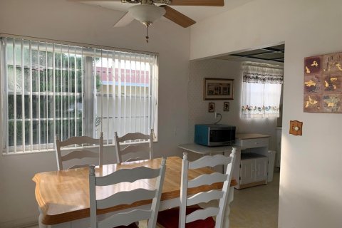 Copropriété à vendre à West Palm Beach, Floride: 2 chambres, 74.14 m2 № 2389527 - photo 11
