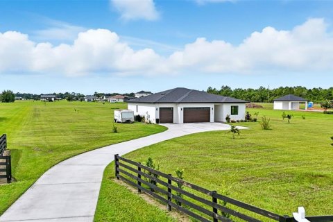 Casa en venta en Tavares, Florida, 3 dormitorios, 176.24 m2 № 1918852 - foto 1