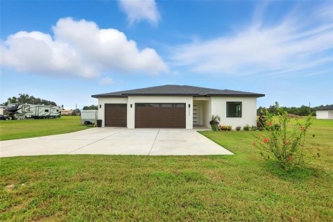 Casa en venta en Tavares, Florida, 3 dormitorios, 176.24 m2 № 1918852 - foto 2