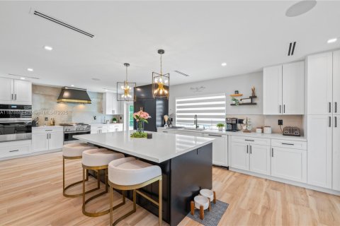 Villa ou maison à vendre à Palmetto Bay, Floride: 4 chambres, 205.78 m2 № 1921911 - photo 6